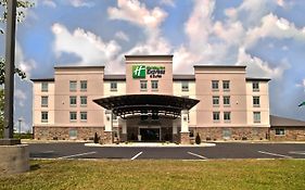 Holiday Inn Express & Suites Evansville North